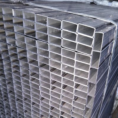 Cuadrado laminado en caliente de acero galvanizado de tubería de pared de 0,4 mm-26 mm